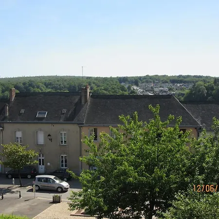 Le Brillet-pontin فندق